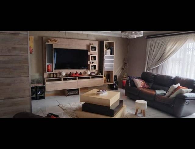 4 BEDROOM HOUSE FOR SALE IN DALESIDE